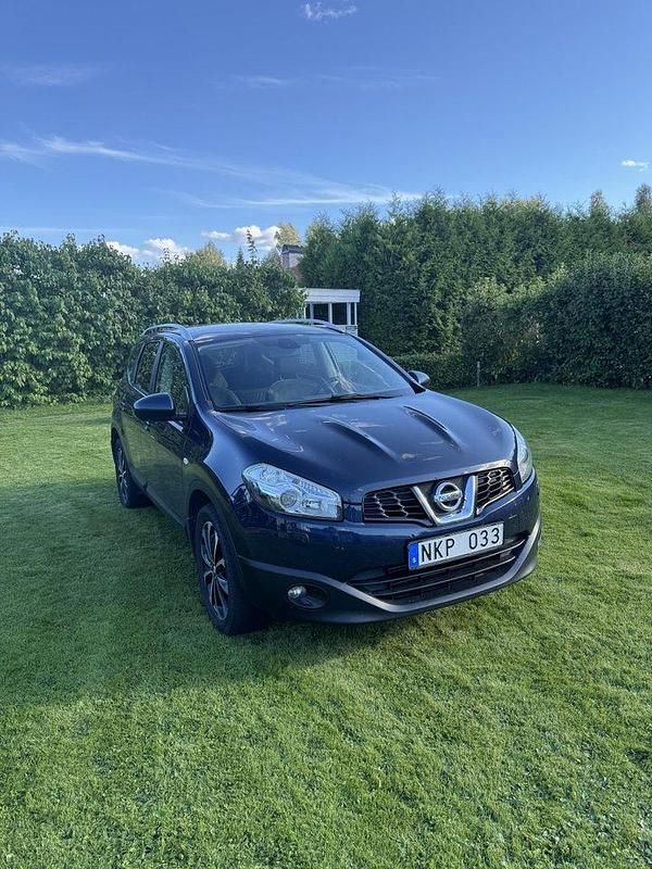 Blå Begagnad 2011 Nissan Qashqai +2 SUV | 69 000 kr (Bra pris) - Bild 1/4