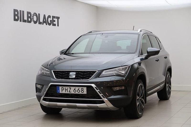 Grå Begagnad 2017 Seat Ateca 4Drive SUV | 209 800 kr (Marknadspris) - Bild 1/4