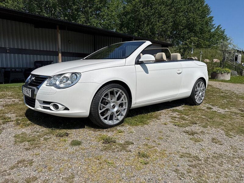 Vit Begagnad 2007 VW Eos Cab | 148 000 kr - Bild 1/4