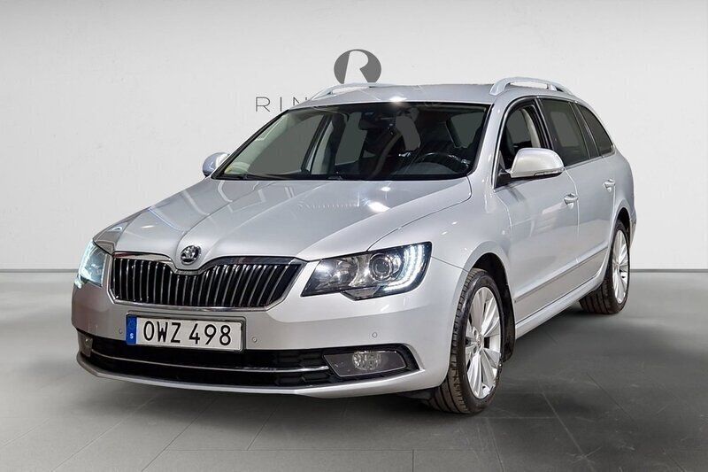 Silver Begagnad 2015 Skoda Superb Business Line Kombi | 164 900 kr (Marknadspris) - Bild 1/3