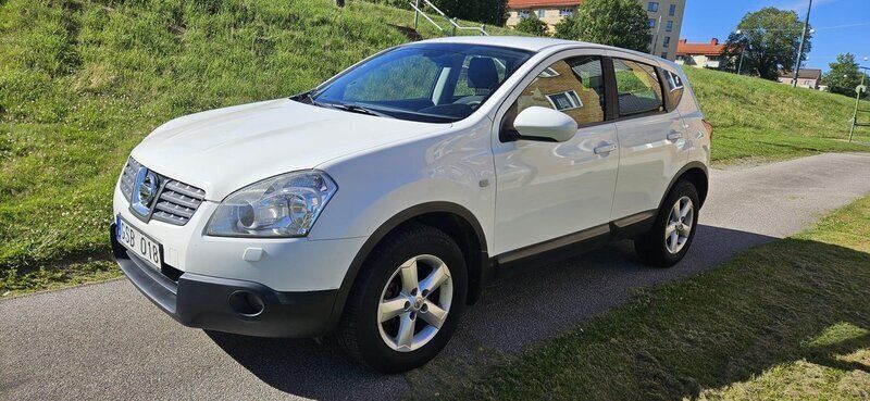 Vit Begagnad 2007 Nissan Qashqai SUV | 39 000 kr (Marknadspris) - Bild 1/4