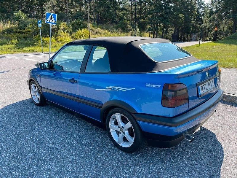 Begagnad VW Golf III Edition 101 HK (74 kW) 1998 Blå Cab