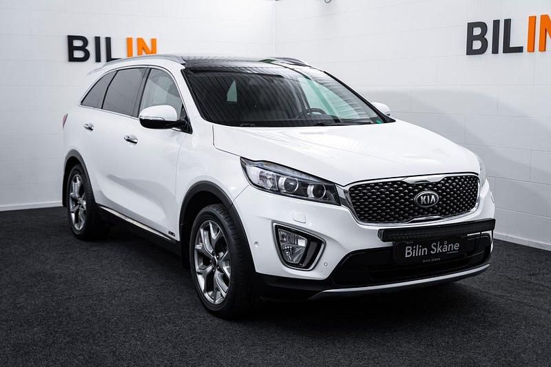 Vit Begagnad 2016 Kia Sorento SUV | 189 900 kr (Marknadspris) - Bild 1/4