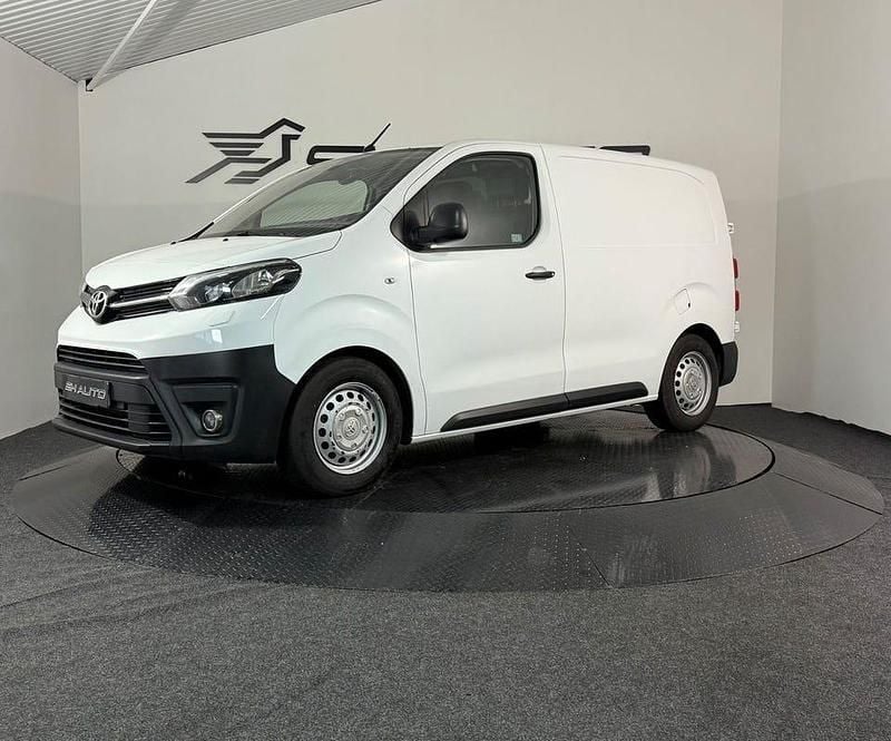 Vit Begagnad 2016 Toyota Proace Minibuss | 109 900 kr (Dyr) - Bild 1/4