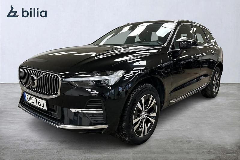 Svart Begagnad 2022 Volvo XC60 Core SUV | 389 900 kr (Bra pris) - Bild 1/3