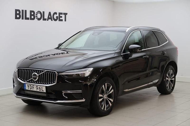 Begagnad Volvo XC60 Core 350 HK (257 kW) 2023 Svart SUV