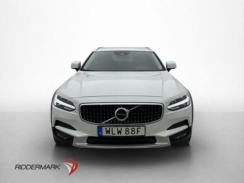 Begagnad Volvo V90 CC 190 HK (139 kW) 2020 Vit Kombi