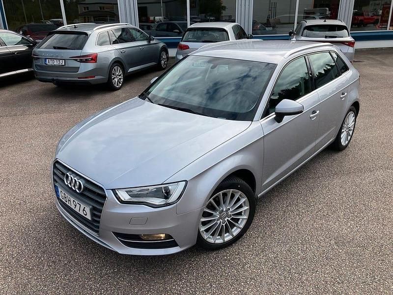 Begagnad Audi A3 Sport 150 HK (110 kW) 2015 Silver Kombi