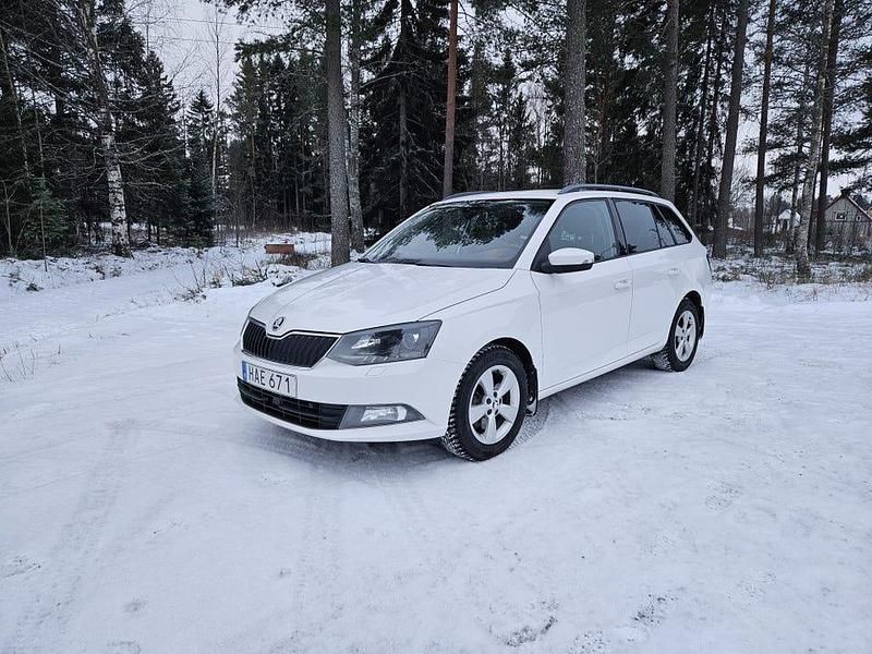 Begagnad 2016 Skoda Fabia Kombi | 75 000 kr (Marknadspris) - Bild 1/4