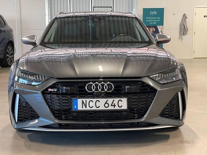 Begagnad Audi RS6 Exclusive 600 HK (441 kW) 2020 Grå Kombi