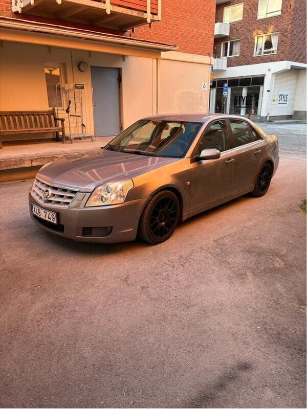 Grå Begagnad 2006 Cadillac BLS Sedan | 30 000 kr - Bild 1/4