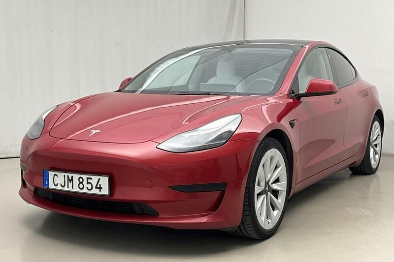 Röd Begagnad 2021 Tesla Model 3 Sedan | 160 000 kr (Superpris) - Bild 1/4
