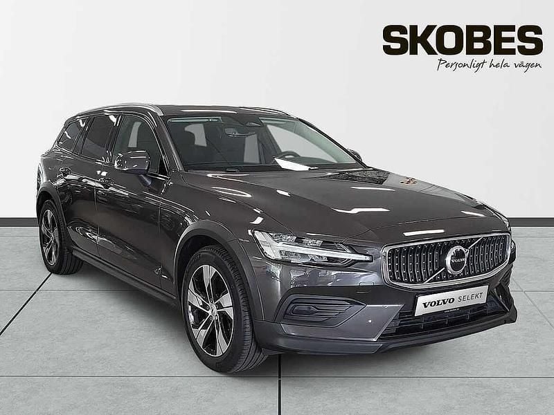 Begagnad 2023 Volvo V60 CC Kombi | 399 400 kr (Marknadspris) - Bild 1/3