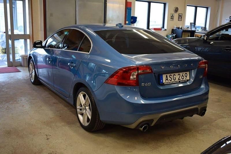 Begagnad Volvo S60 R-Design 116 HK (85 kW) 2013 Blå Sedan