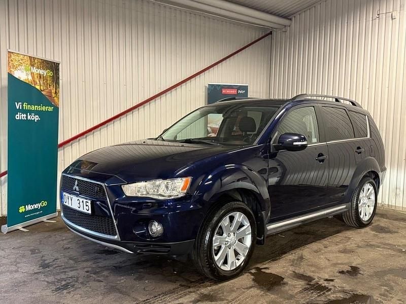 Begagnad Mitsubishi Outlander 156 HK (114 kW) 2012 Blå SUV