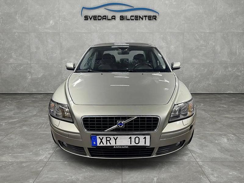 Begagnad Volvo S40 Kinetic 125 HK (91 kW) 2006 Ljusgrön Sedan