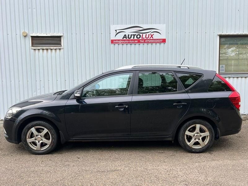 Svart Begagnad 2010 Kia Ceed Sportswagon EX Kombi | 34 900 kr (Superpris) - Bild 1/4