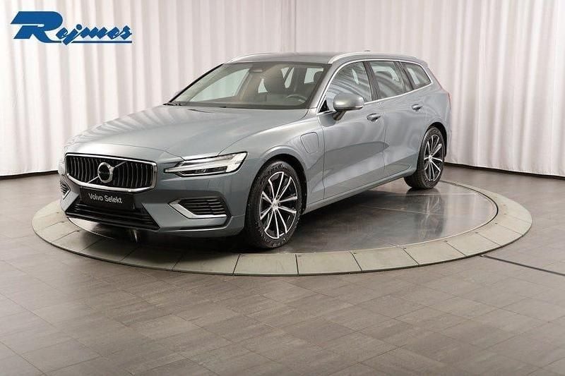 Thunder grey metallic Begagnad 2023 Volvo V60 Plus Kombi | 369 900 kr (Marknadspris) - Bild 1/4