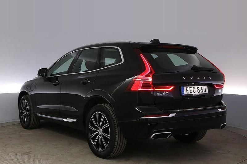 Begagnad Volvo XC60 Inscription 253 HK (186 kW) 2021 Svart SUV