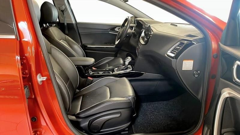 Begagnad Kia XCeed Advance 141 HK (103 kW) 2022 Orange SUV