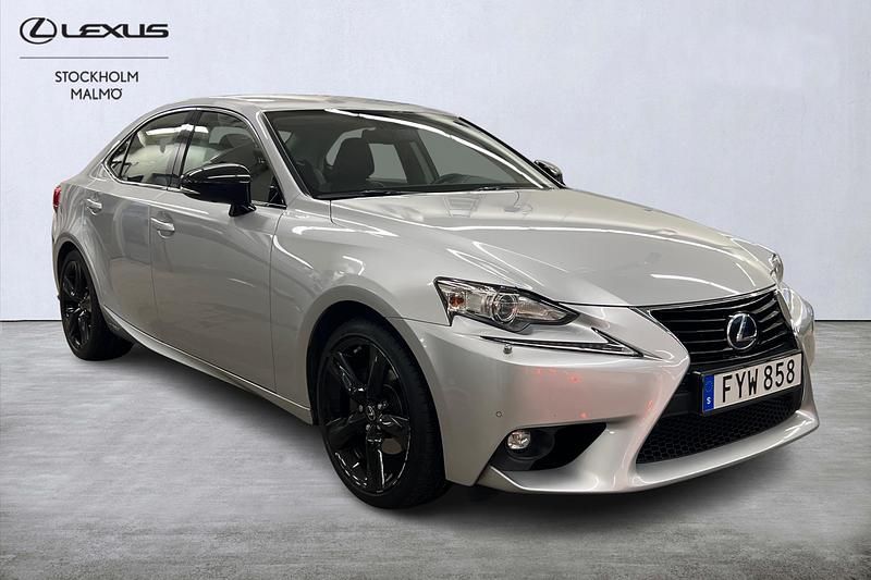Begagnad Lexus IS300h Sport Line 226 HK (166 kW) 2016 Silver Sedan