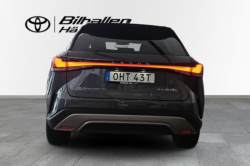 Begagnad Lexus RX450h+ 2023 Grå
