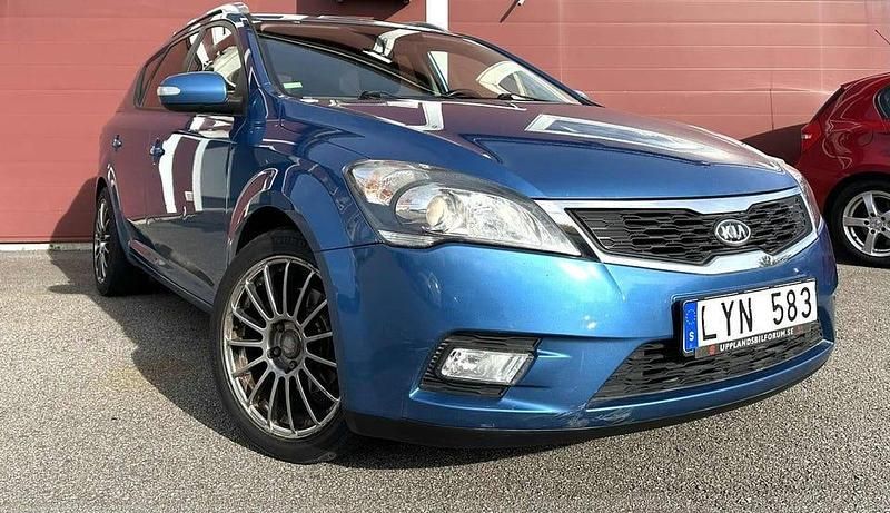 Blå Begagnad 2011 Kia Ceed Halvkombi | 39 900 kr (Bra pris) - Bild 1/3