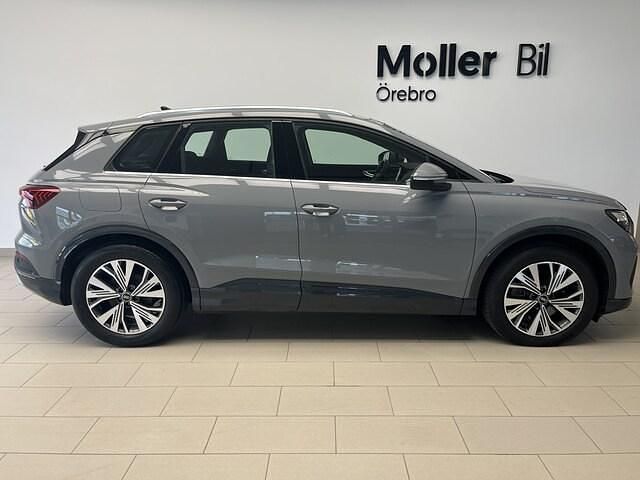 Begagnad Audi Q4 e-tron Proline 150 kW (204 HK) 2023 Grå (kiselgrå) SUV
