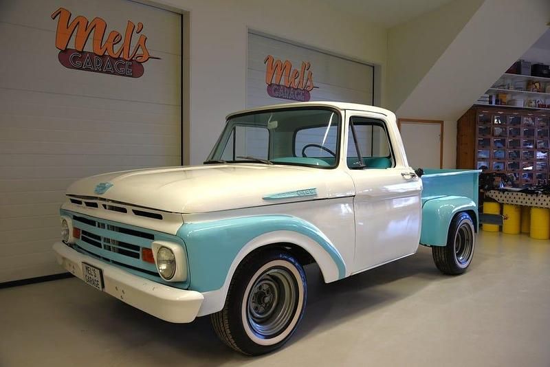 Begagnad Ford F100 162 HK (119 kW) 1962 Vit/turqouise Pickup