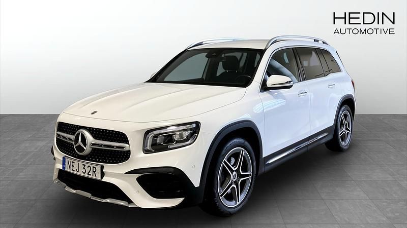 Vit (white) Begagnad 2022 Mercedes GLB200 SUV | 419 500 kr (Lite dyr) - Bild 1/4