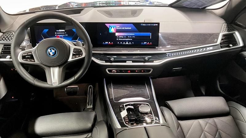 Begagnad BMW X5 Comfort Edition 489 HK (359 kW) 2024 Svart (black) SUV