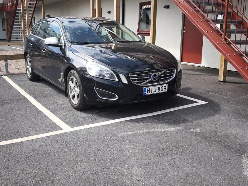 Begagnad 2012 Volvo V60 Kombi | 42 500 kr - Bild 1/4