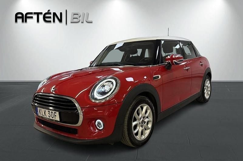 Begagnad Mini Cooper Essential 136 HK (100 kW) 2019 Röd Halvkombi