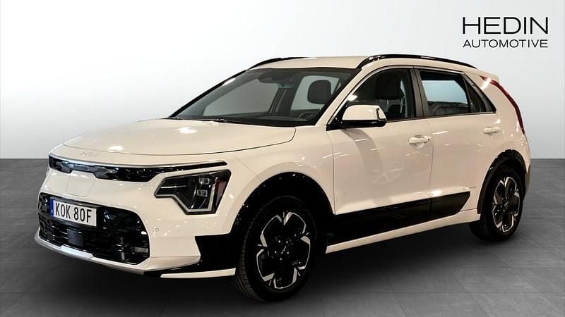 Vit (white) Begagnad 2022 Kia e-Niro SUV | 349 900 kr (Dyr) - Bild 1/4