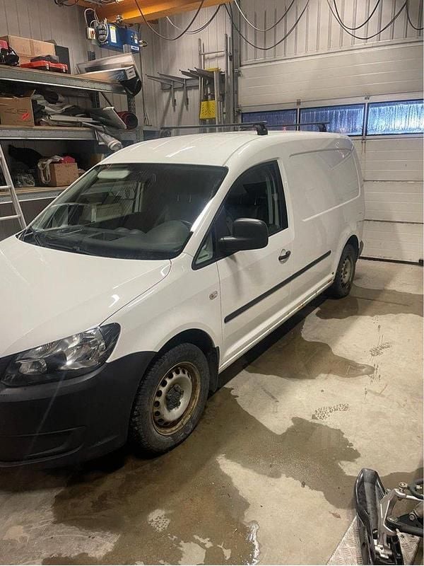 Vit Begagnad 2013 VW Caddy Maxi Minibuss | 79 000 kr (Marknadspris) - Bild 1/4
