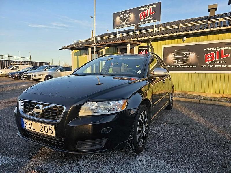 Svart Begagnad 2010 Volvo V50 Kinetic Kombi | 57 900 kr (Bra pris) - Bild 1/4
