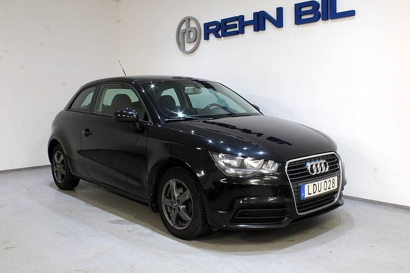 Svart Begagnad 2010 Audi A1 Halvkombi | 54 900 kr (Marknadspris) - Bild 1/4