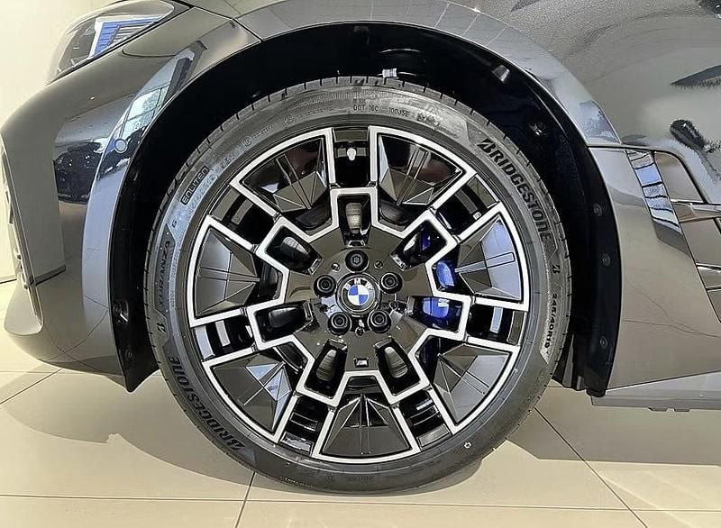 Begagnad BMW i4 Comfort Edition 442 kW (601 HK) 2026 Svart Sedan