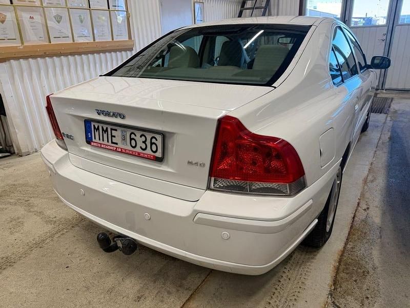 Begagnad Volvo S60 Momentum 163 HK (119 kW) 2007 Vit Sedan