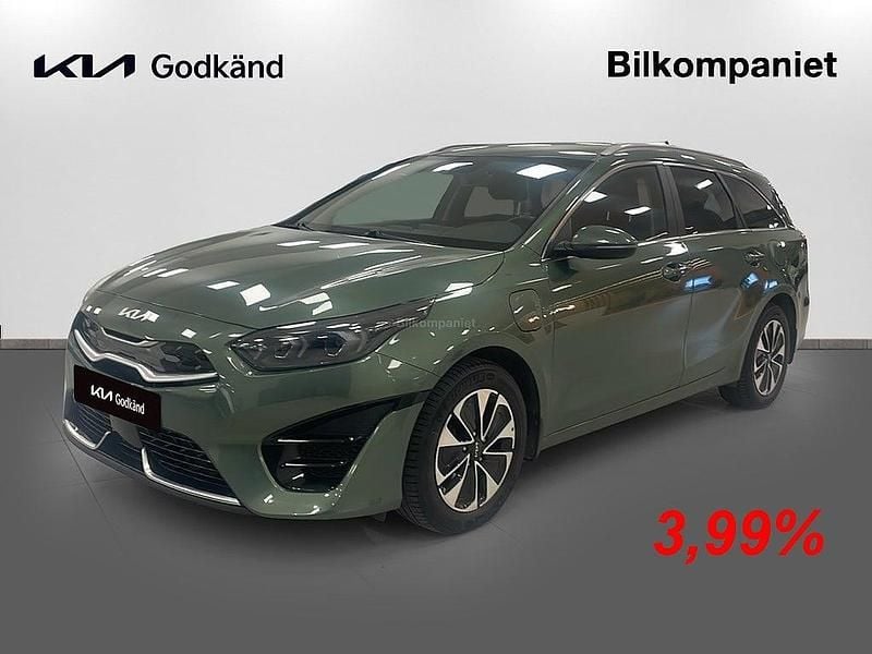 Grön Begagnad 2023 Kia Ceed Sportswagon Kombi | 289 800 kr (Dyr) - Bild 1/4