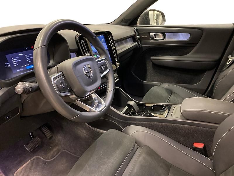 Begagnad Volvo XC40 299 kW (407 HK) 2023 Svart SUV