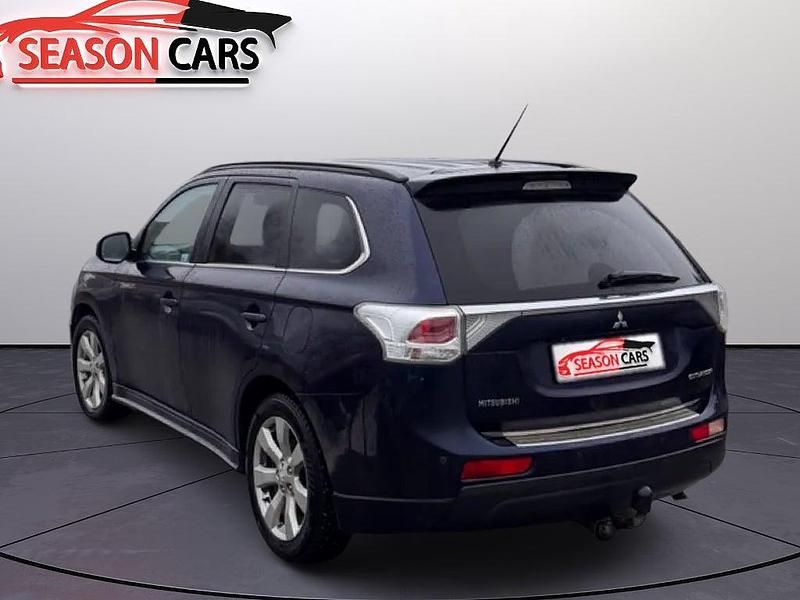 Begagnad Mitsubishi Outlander 150 HK (110 kW) 2012 Blå SUV