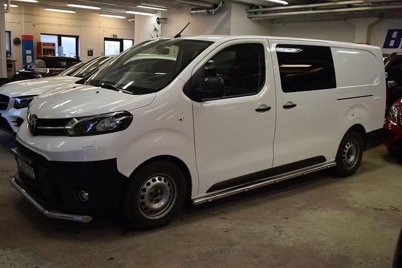 Begagnad Toyota Proace 177 HK (130 kW) 2020 Vit Minibuss