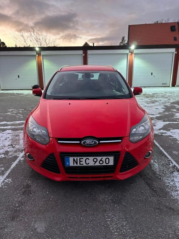 Begagnad 2014 Ford Focus Kombi | 44 900 kr (Marknadspris) - Bild 1/4