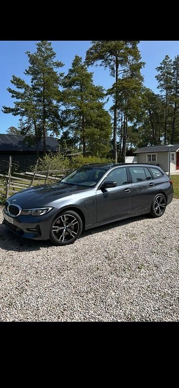 Begagnad 2021 BMW 330 Sport Line Kombi | 278 000 kr (Marknadspris) - Bild 1/1