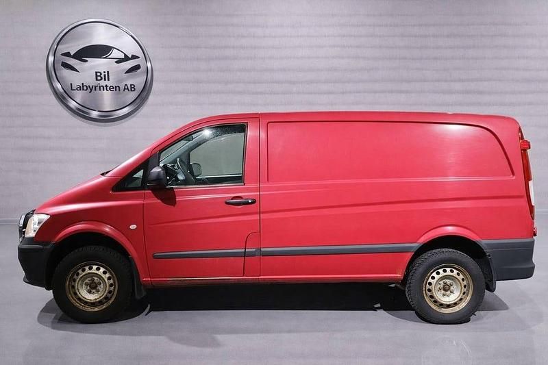 Begagnad Mercedes Vito 136 HK (100 kW) 2014 Röd Van