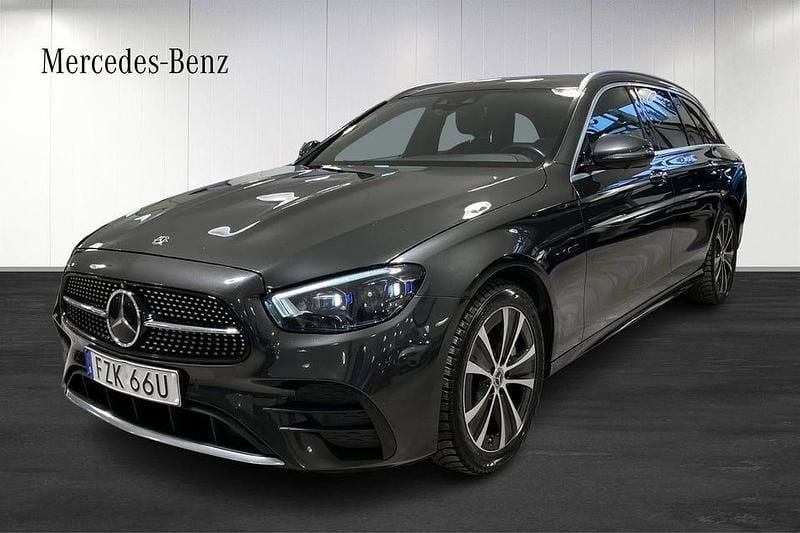 Grå Begagnad 2021 Mercedes E300 AMG Kombi | 394 900 kr (Lite dyr) - Bild 1/4