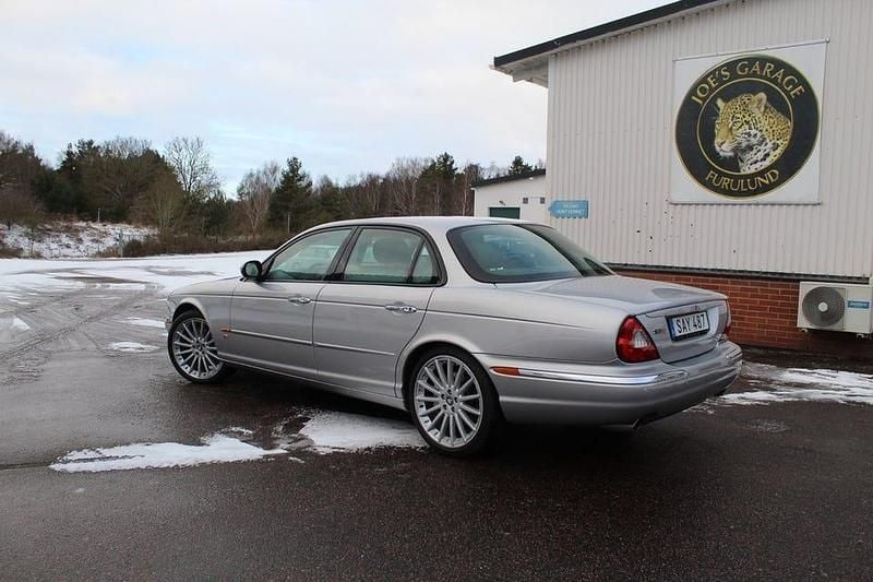 Begagnad Jaguar XJR 396 HK (291 kW) 2003 Silver Sedan
