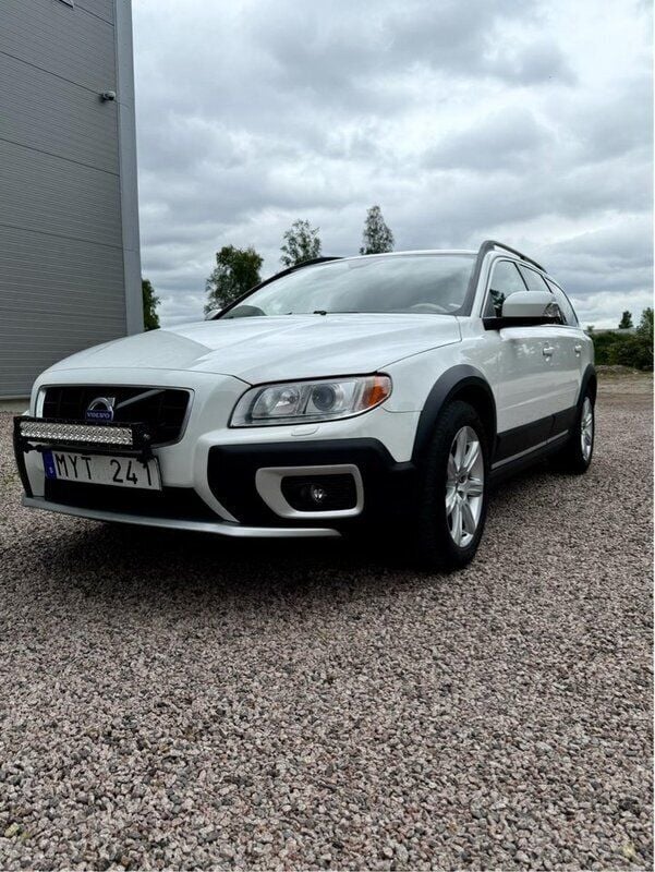 Vit Begagnad 2010 Volvo XC70 Momentum SUV | 99 000 kr (Marknadspris) - Bild 1/4