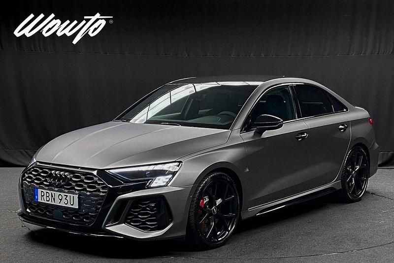 Svart Begagnad 2023 Audi RS3 Design Sedan | 599 800 kr (Marknadspris) - Bild 1/3